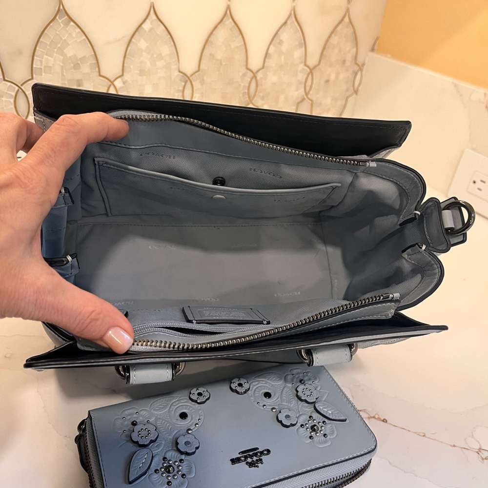 Light Blue Coach Swagger and Wallet with Tea Rose Tooling. - Picture 6 of 11